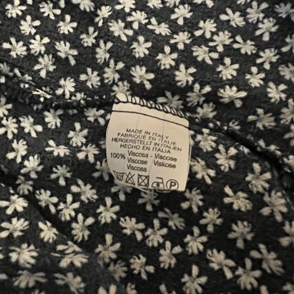 Brandy Melville Floral Wrap Skirt Small - Picture 4 of 4